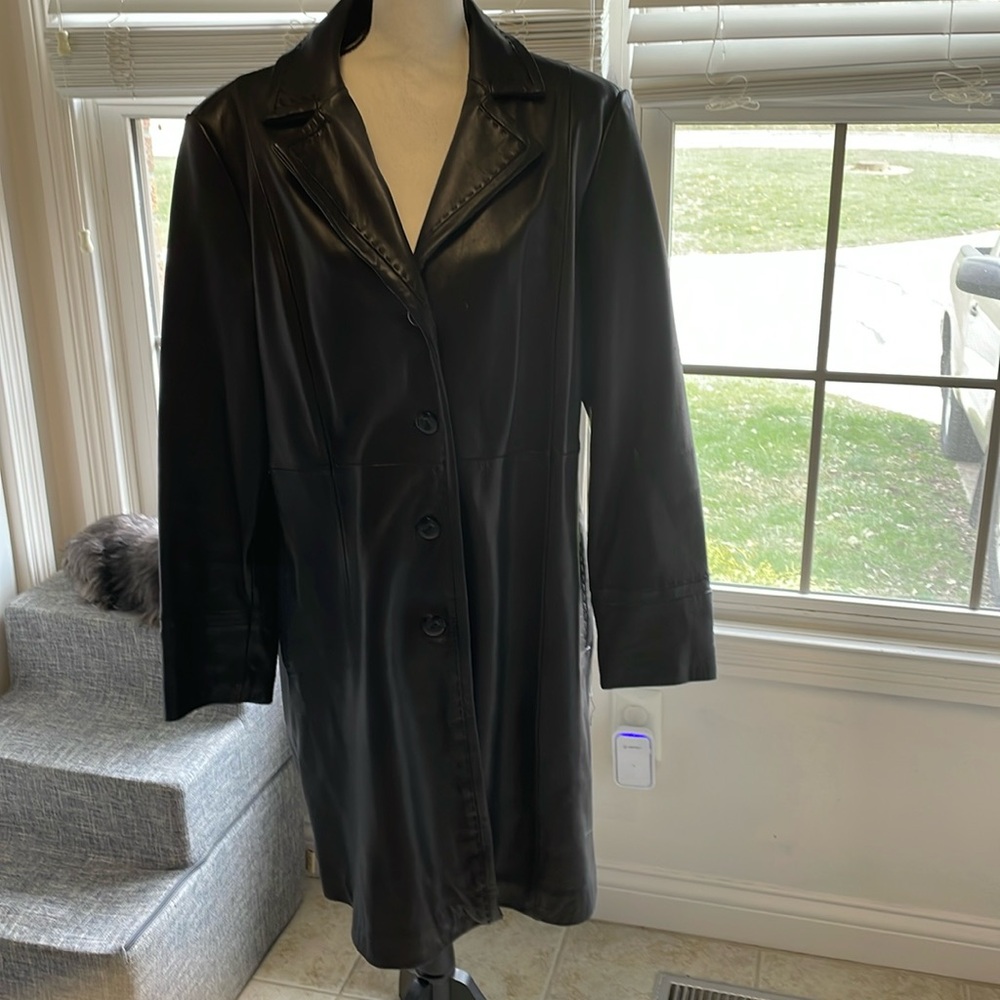 Beautiful Black XL Ladies Leather Coat